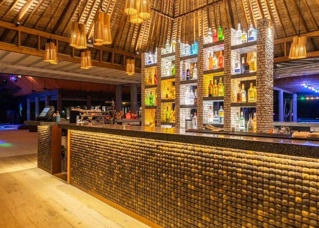 Furaveri Island Resort And Spa Muravandhoo Ресторан фото